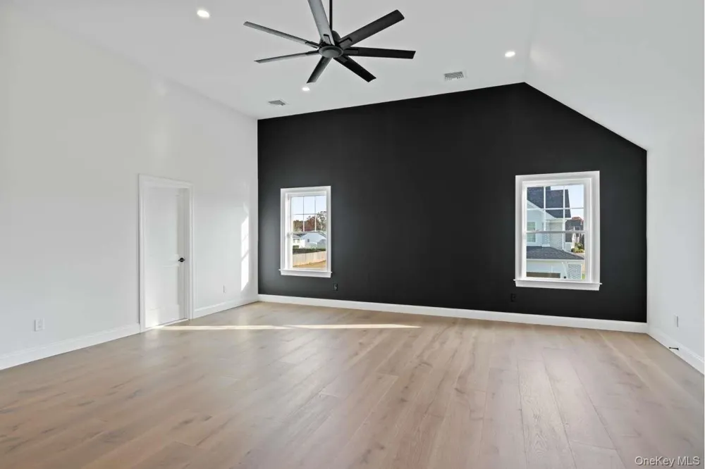 457 Pond Path East Setauket, NY 11733