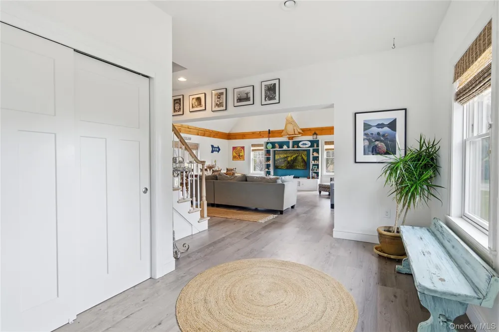 14 Freds Lane Shelter Island, NY 11964
