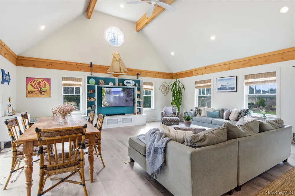 14 Freds Lane Shelter Island, NY 11964