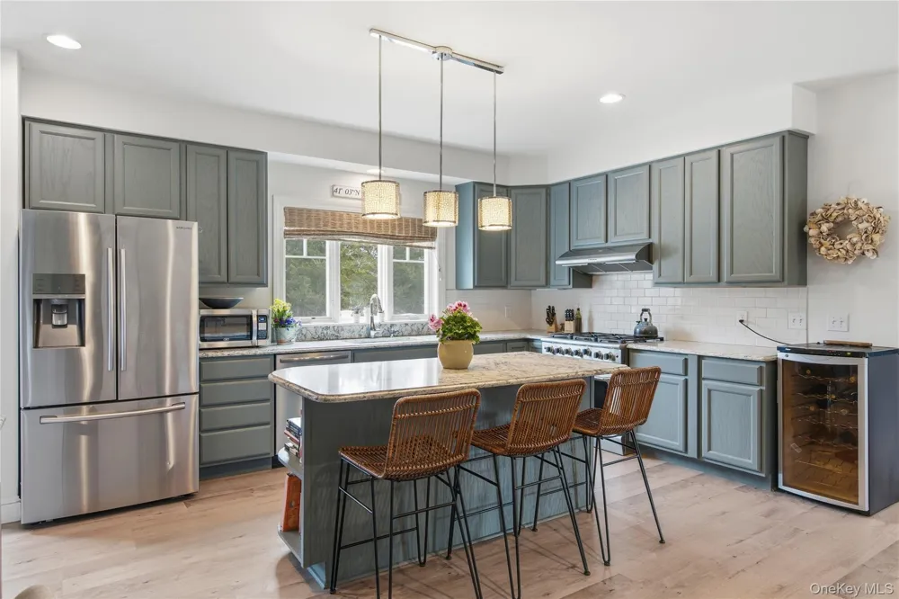 14 Freds Lane Shelter Island, NY 11964