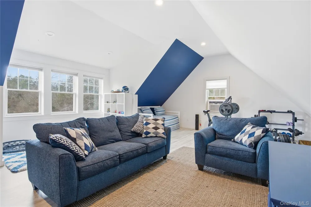 14 Freds Lane Shelter Island, NY 11964
