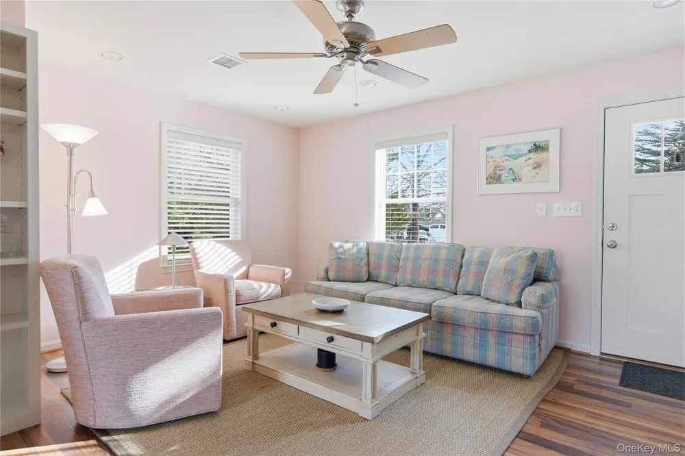 14 Freds Lane Shelter Island, NY 11964
