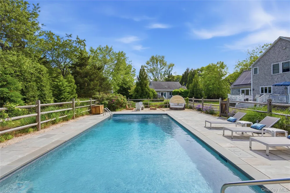 14 Freds Lane Shelter Island, NY 11964