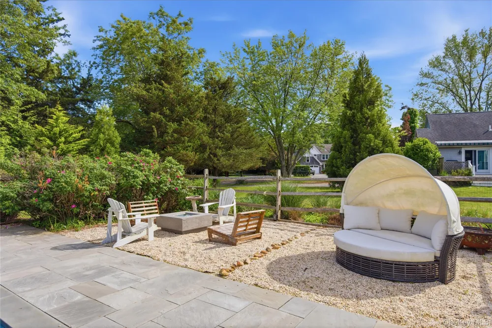 14 Freds Lane Shelter Island, NY 11964