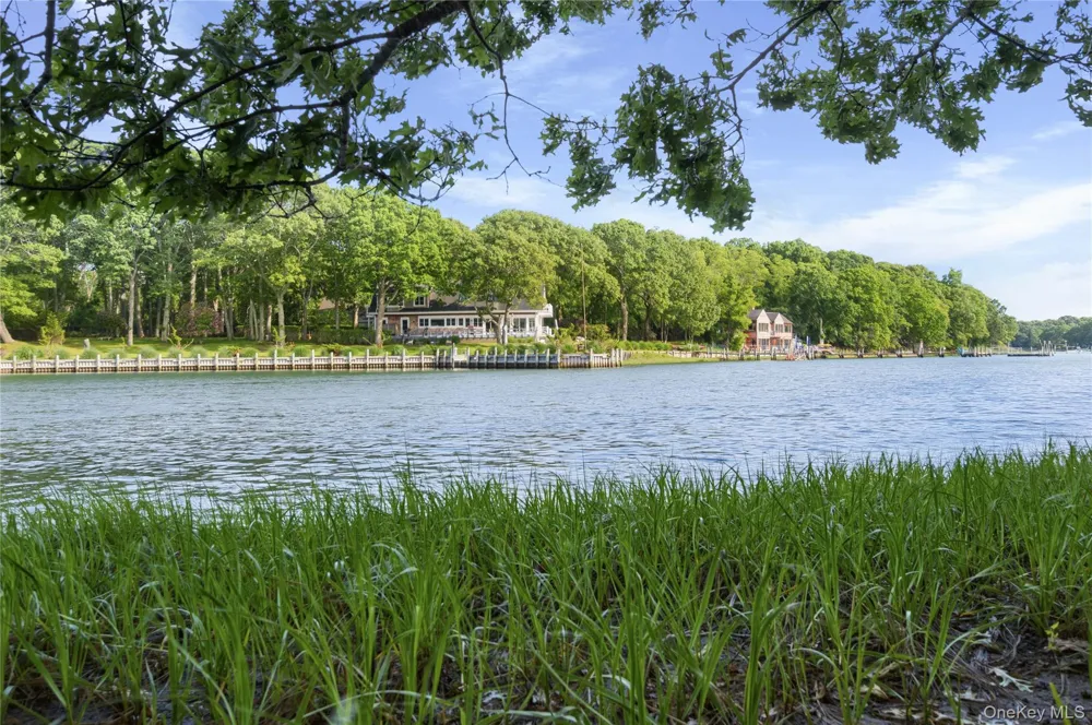 14 Freds Lane Shelter Island, NY 11964