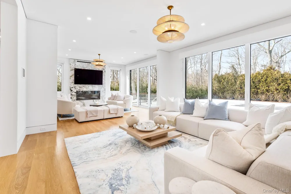 8 Ashwood Court Southampton, NY 11968