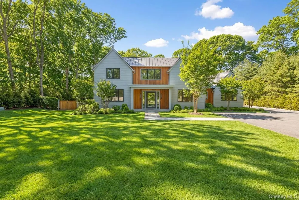 8 Ashwood Court Southampton, NY 11968