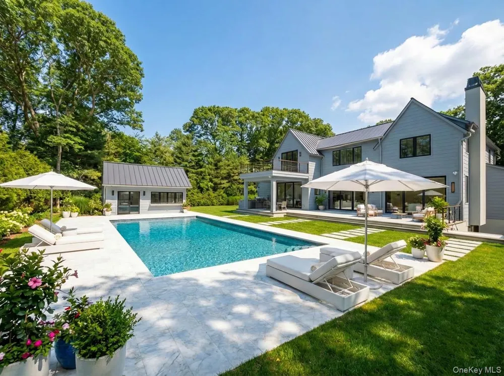 8 Ashwood Court Southampton, NY 11968