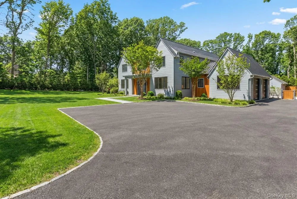 8 Ashwood Court Southampton, NY 11968