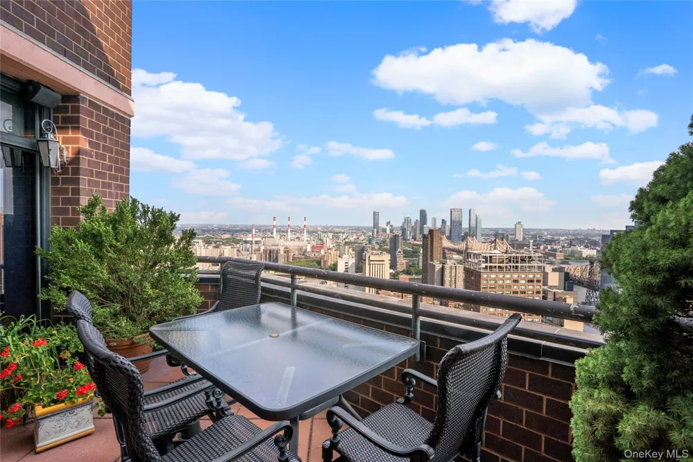 304 E 65th Street #Penthouse New York (Manhattan), NY 10065