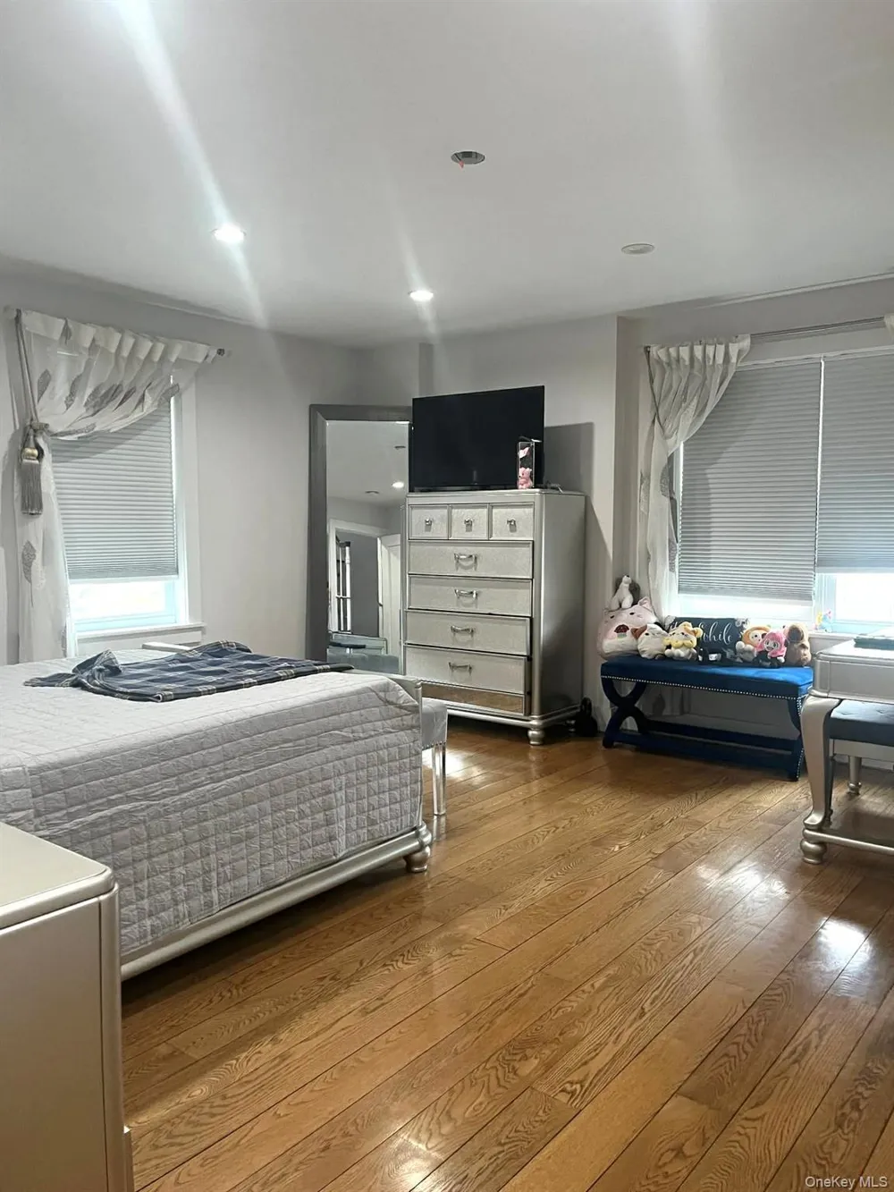 27-15 Butler Street East Elmhurst, NY 11369