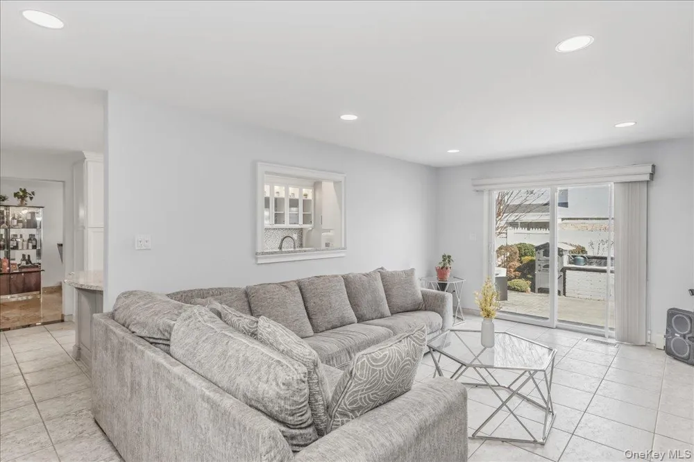 263 James Street Franklin Square, NY 11010