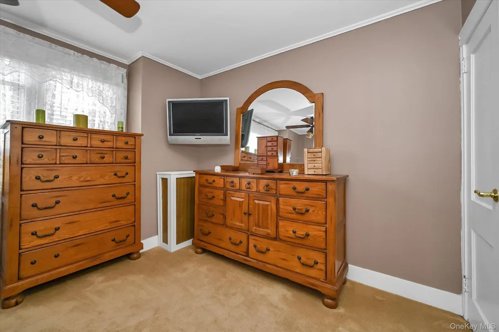 78-33 64th Street Glendale, NY 11385