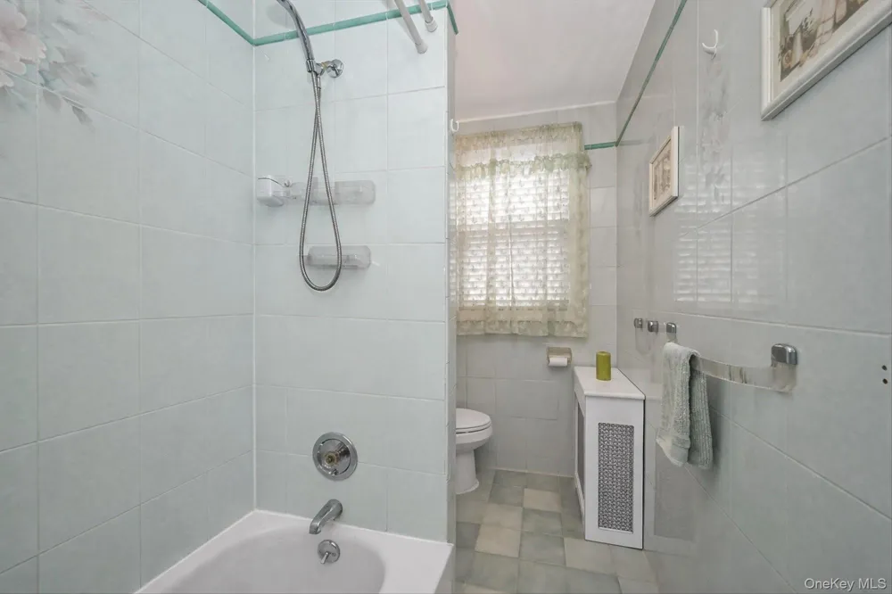 78-33 64th Street Glendale, NY 11385