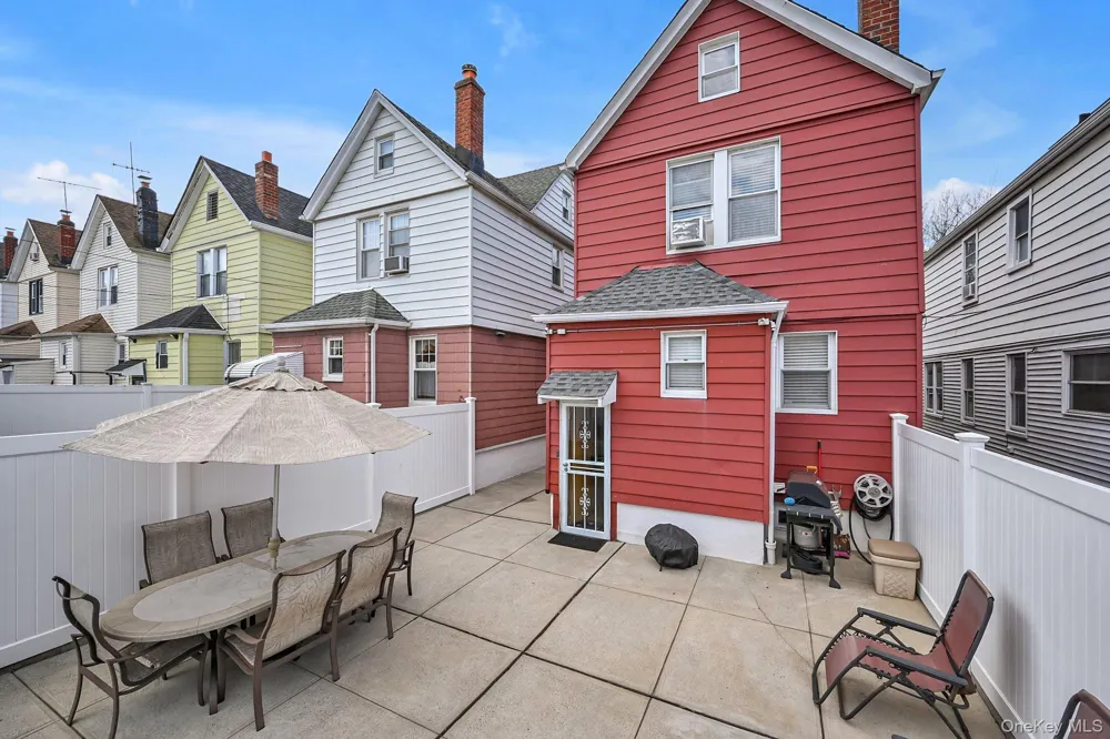 78-33 64th Street Glendale, NY 11385