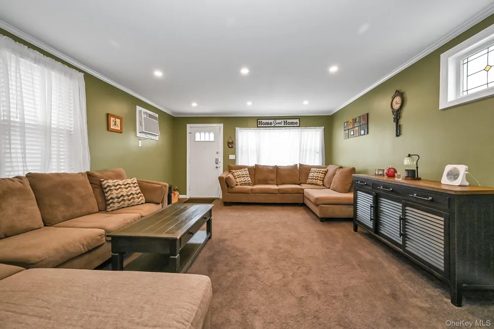 78-33 64th Street Glendale, NY 11385