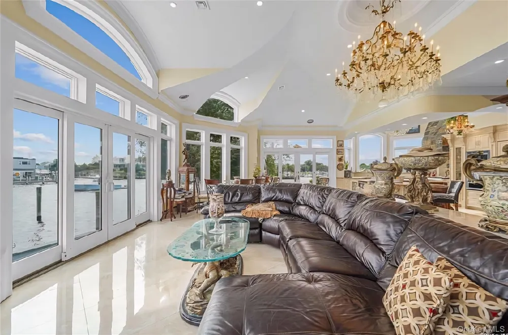 238 W Islip Road West Islip, NY 11795