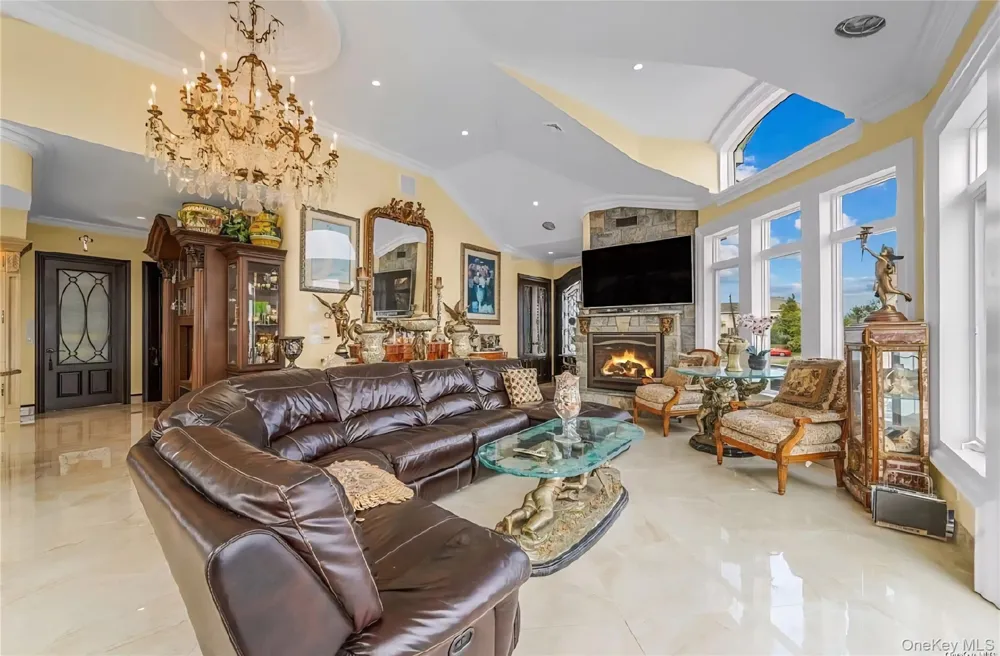 238 W Islip Road West Islip, NY 11795