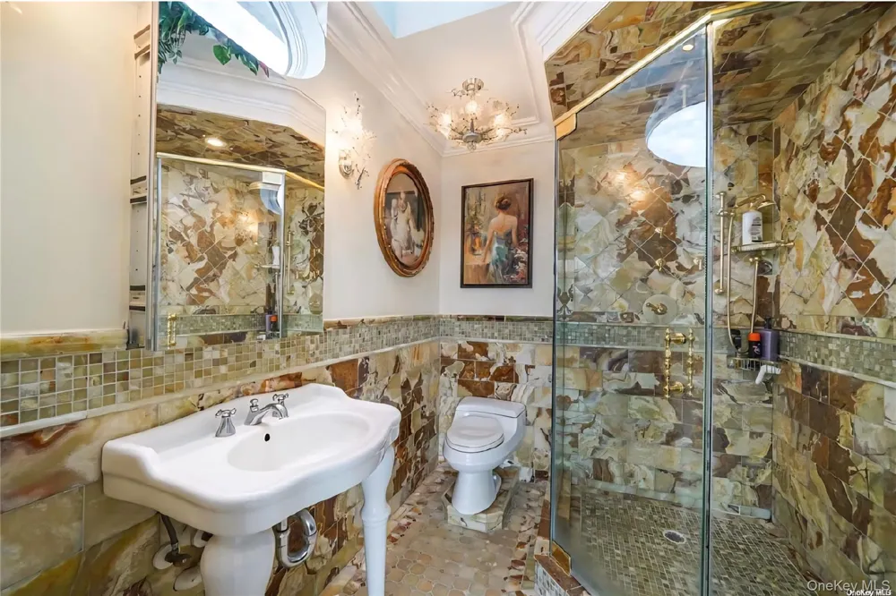 238 W Islip Road West Islip, NY 11795
