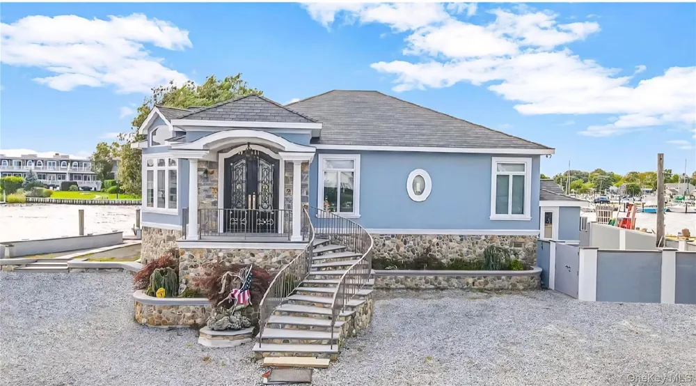 238 W Islip Road West Islip, NY 11795