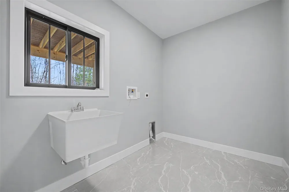 78 Crawford Street Pine Bush, NY 12566