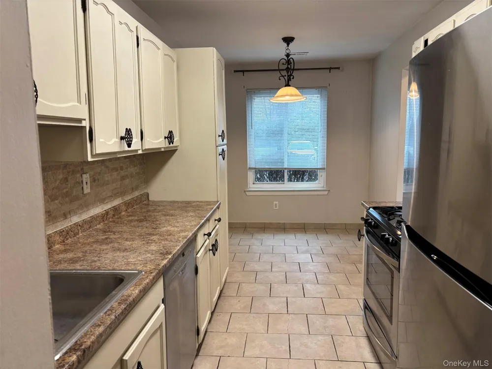 92 Lake Ridge Cove Mohegan Lake, NY 10547