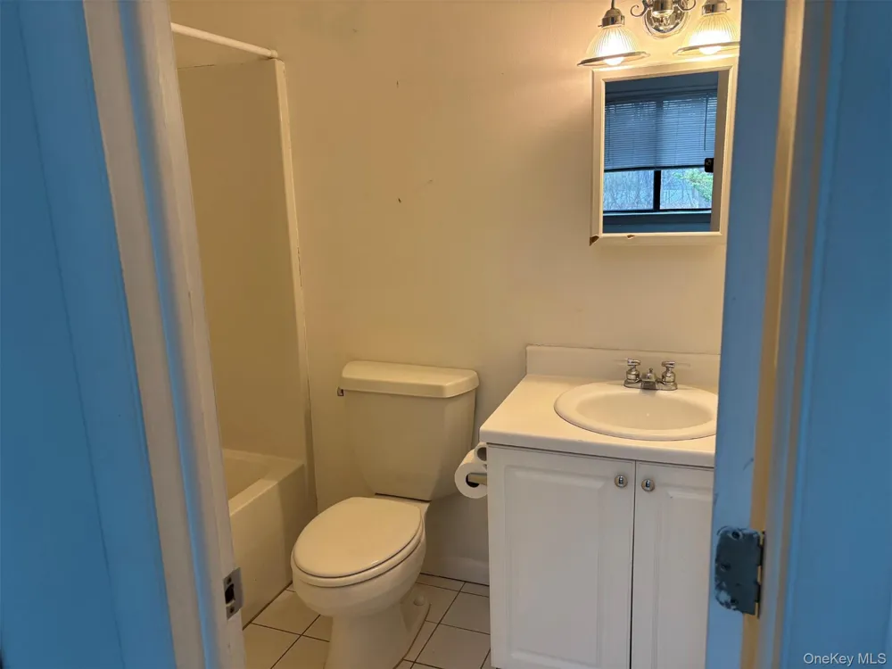92 Lake Ridge Cove Mohegan Lake, NY 10547