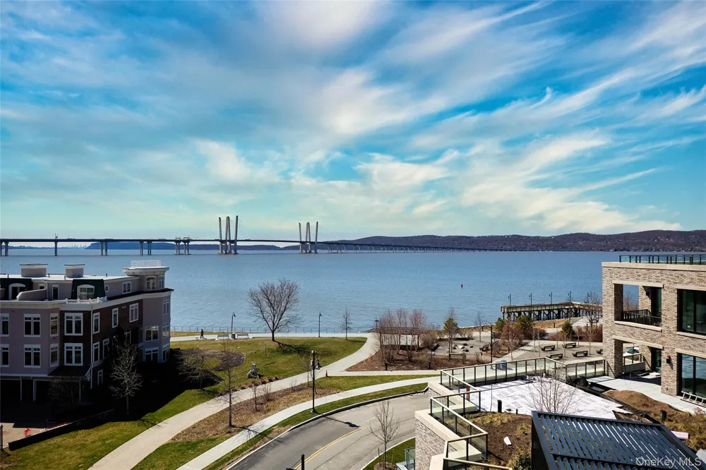 4 Lighthouse Landing #424 Sleepy Hollow, NY 10591