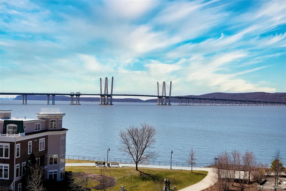 4 Lighthouse Landing #424 Sleepy Hollow, NY 10591