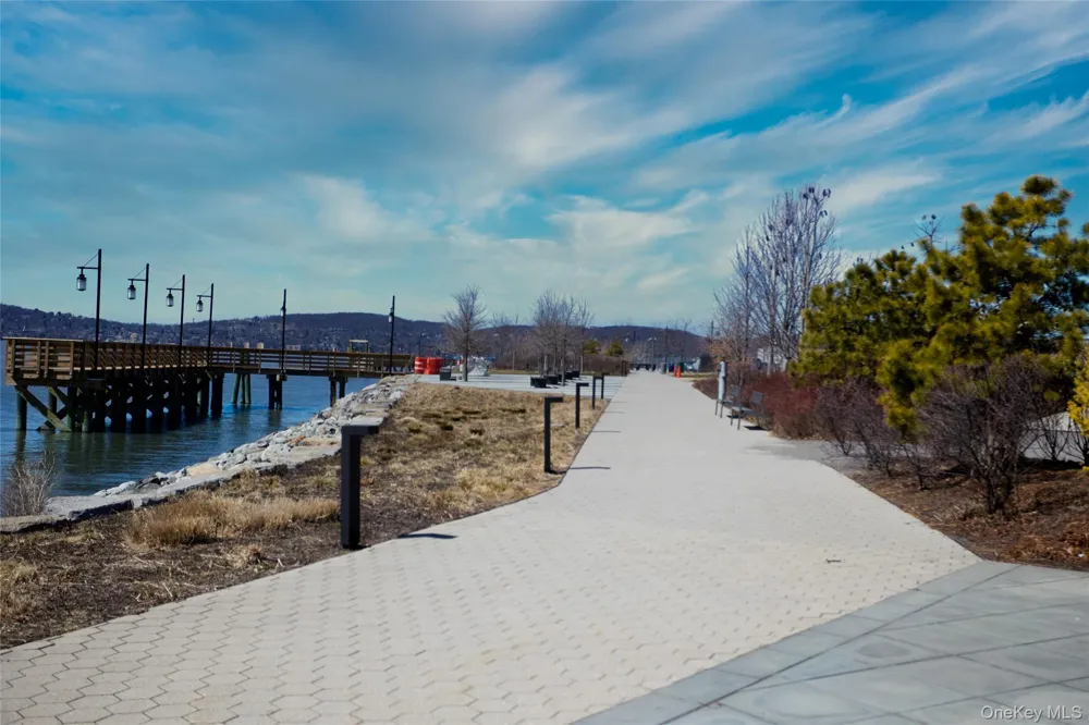 4 Lighthouse Landing #424 Sleepy Hollow, NY 10591