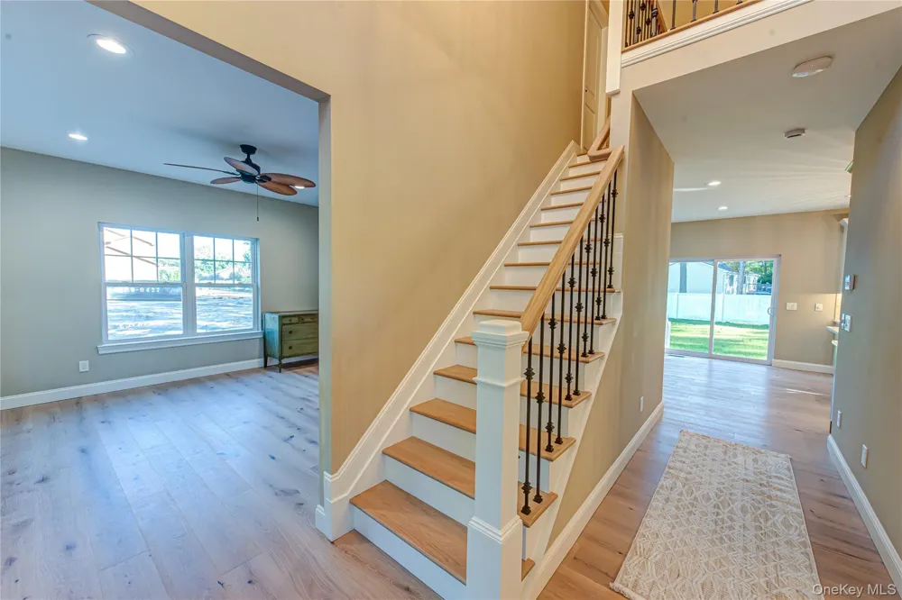457 Pond Path East Setauket, NY 11733