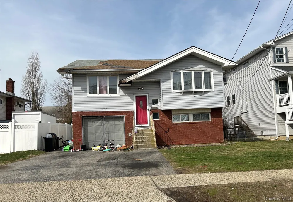572 Miller Avenue Freeport, NY 11520