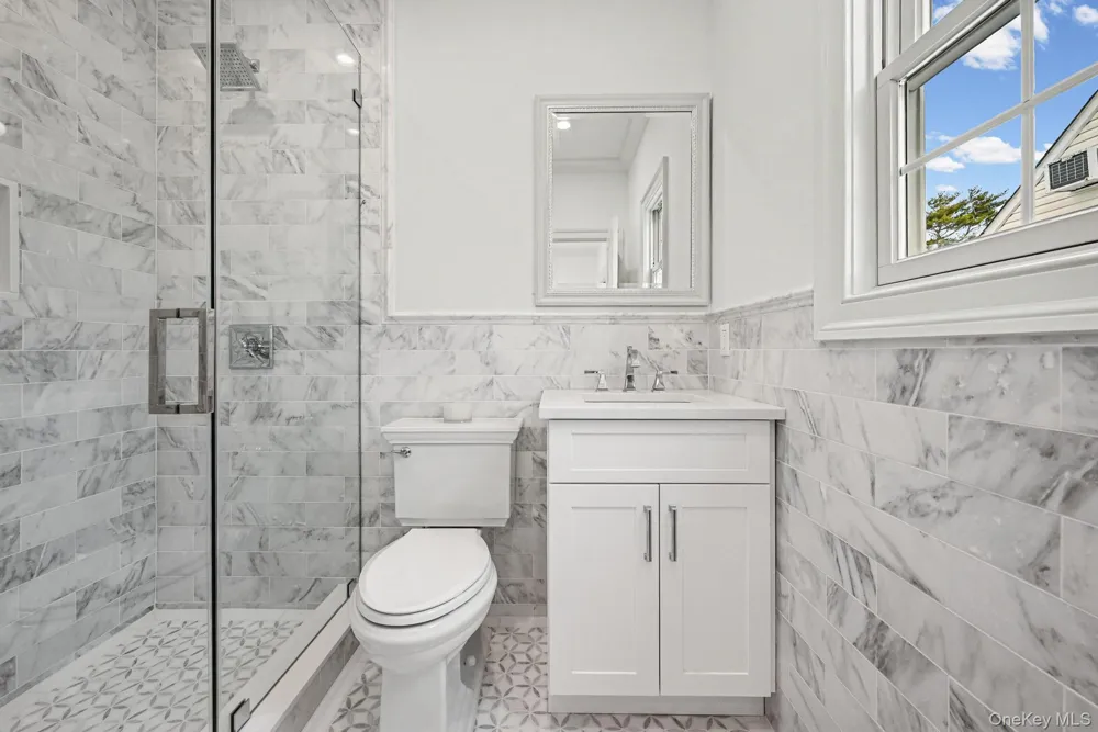 27 Grape Lane Hicksville, NY 11801