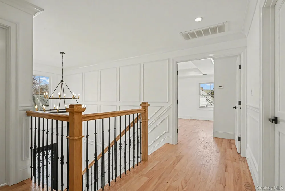 27 Grape Lane Hicksville, NY 11801