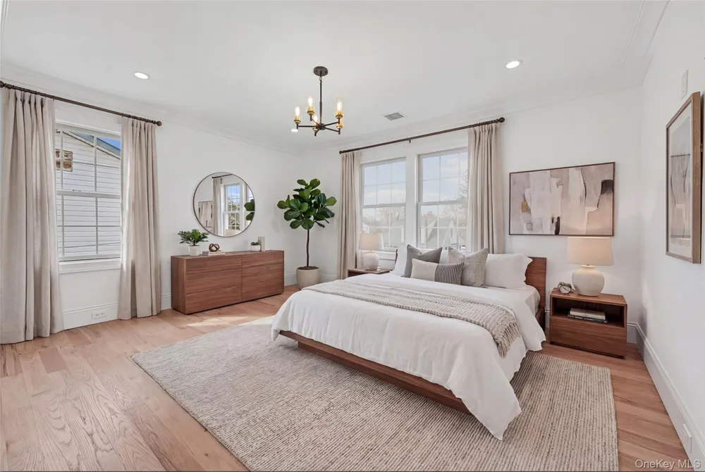 27 Grape Lane Hicksville, NY 11801
