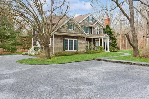 110 Greenleaf Lane