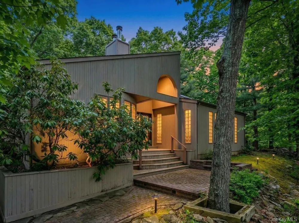 1 Audubon Gate Miller Place, NY 11764