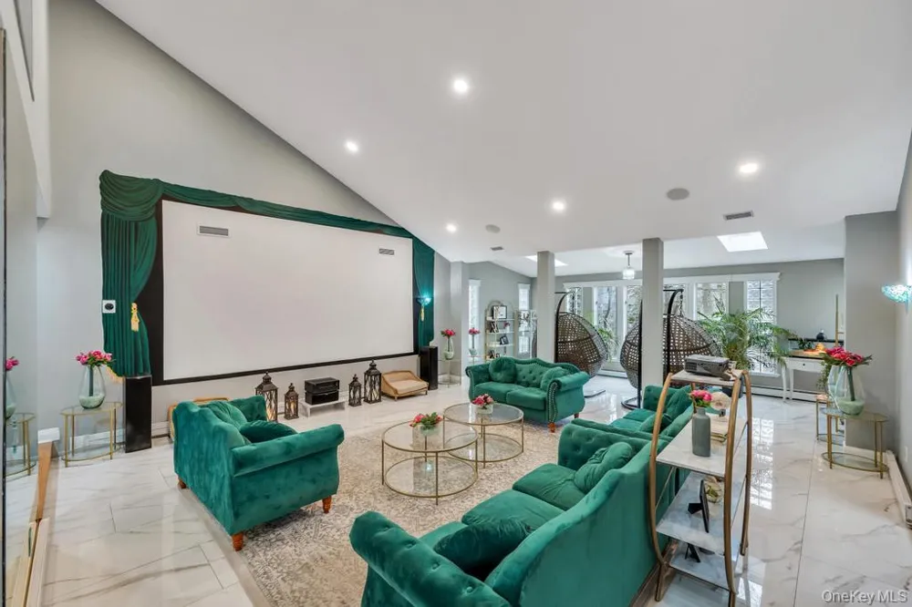 1 Audubon Gate Miller Place, NY 11764