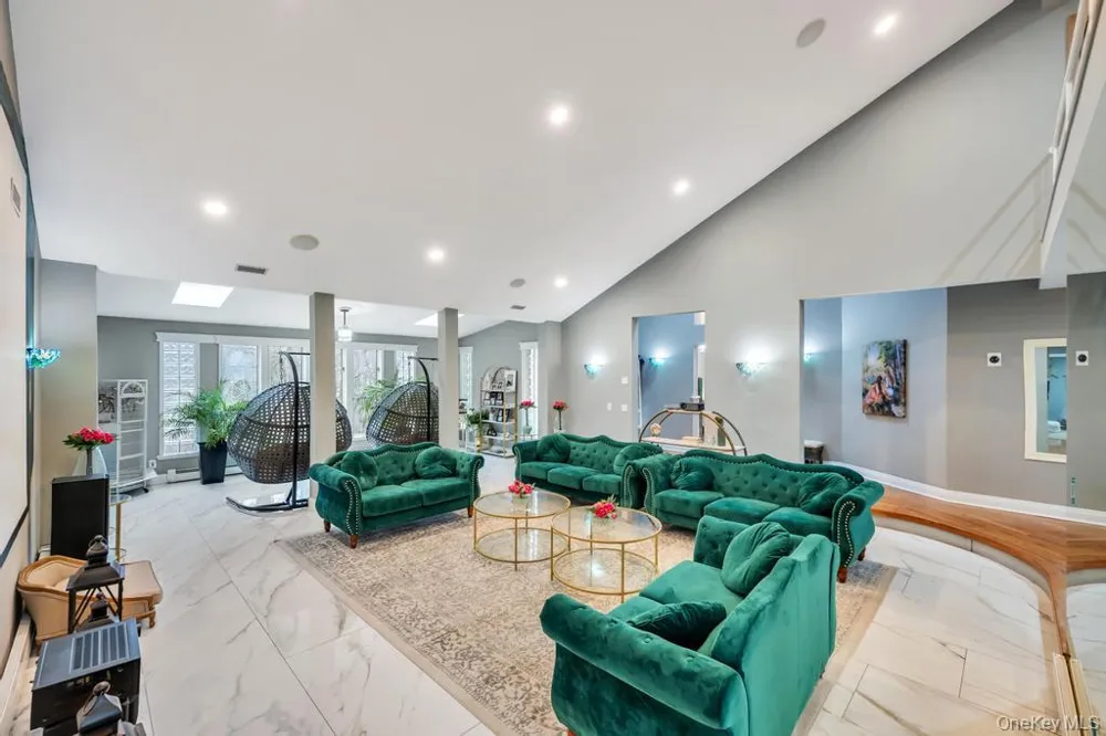 1 Audubon Gate Miller Place, NY 11764