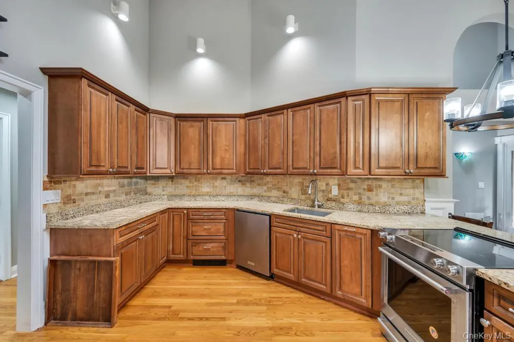 1 Audubon Gate Miller Place, NY 11764