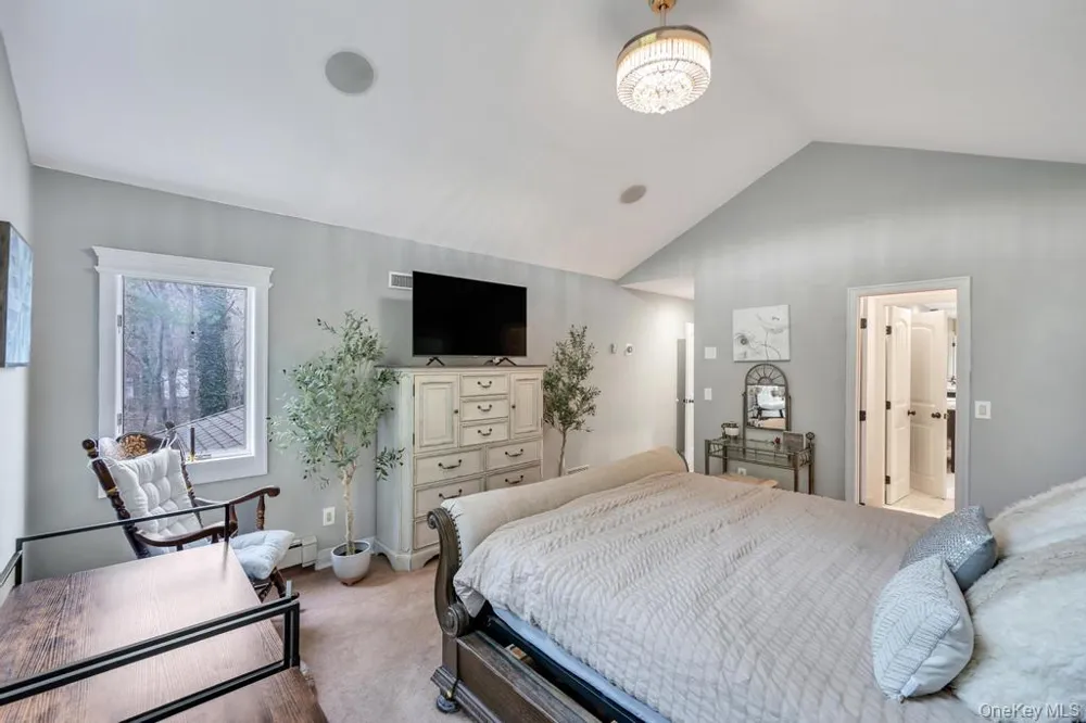 1 Audubon Gate Miller Place, NY 11764