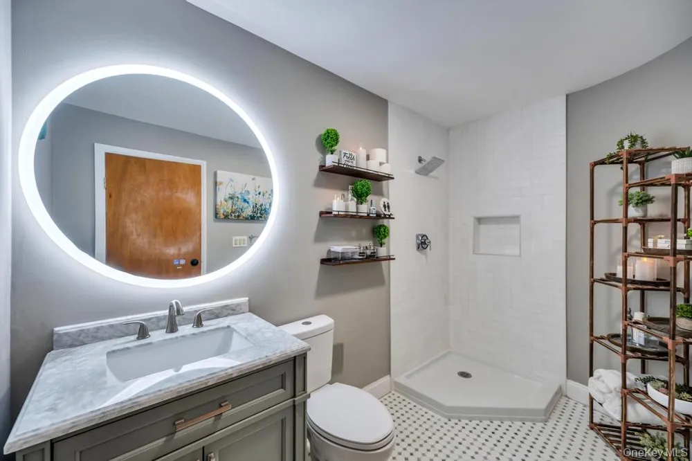 1 Audubon Gate Miller Place, NY 11764
