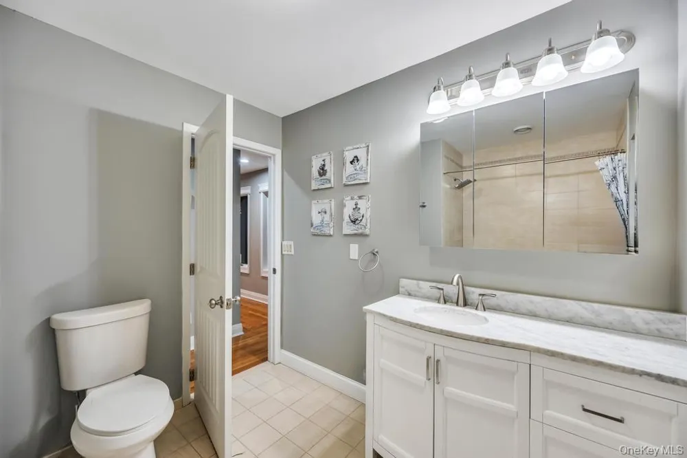 1 Audubon Gate Miller Place, NY 11764