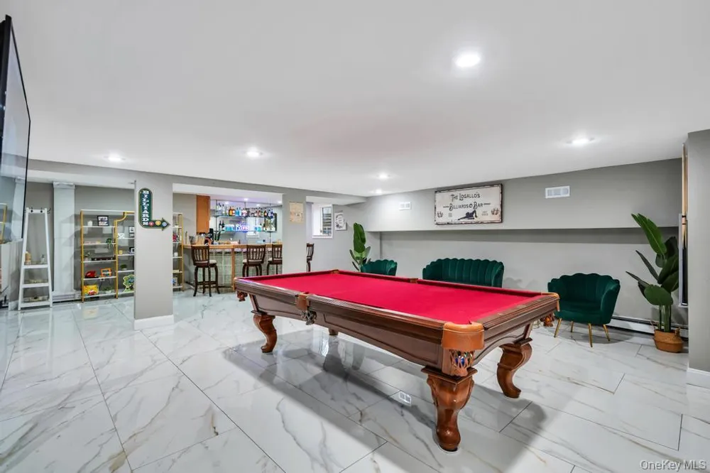 1 Audubon Gate Miller Place, NY 11764