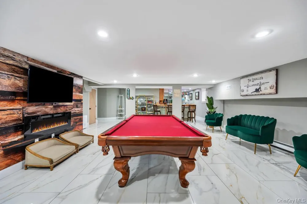 1 Audubon Gate Miller Place, NY 11764