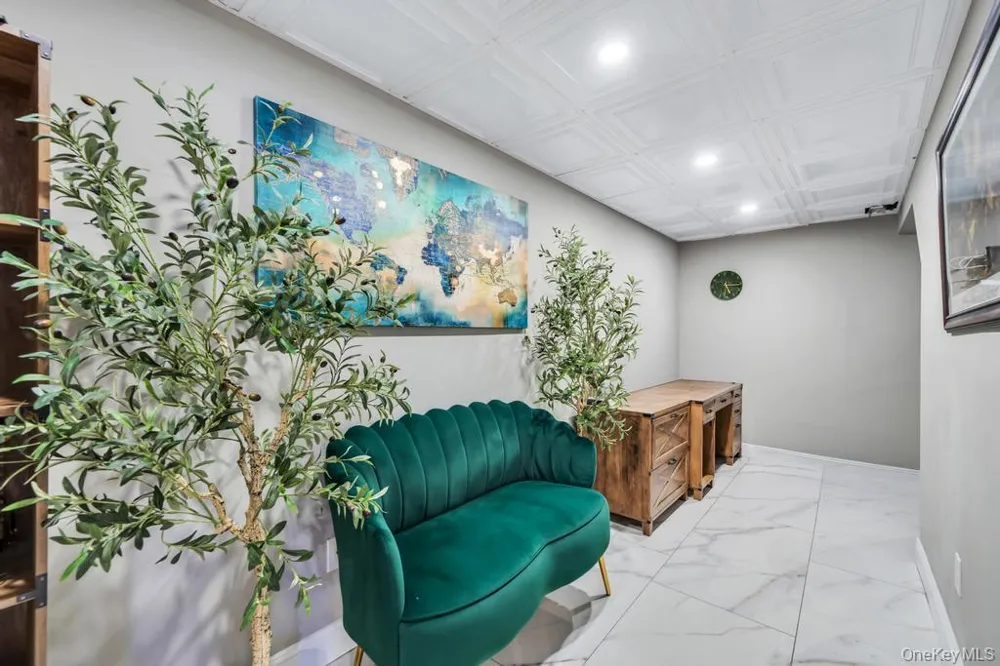 1 Audubon Gate Miller Place, NY 11764