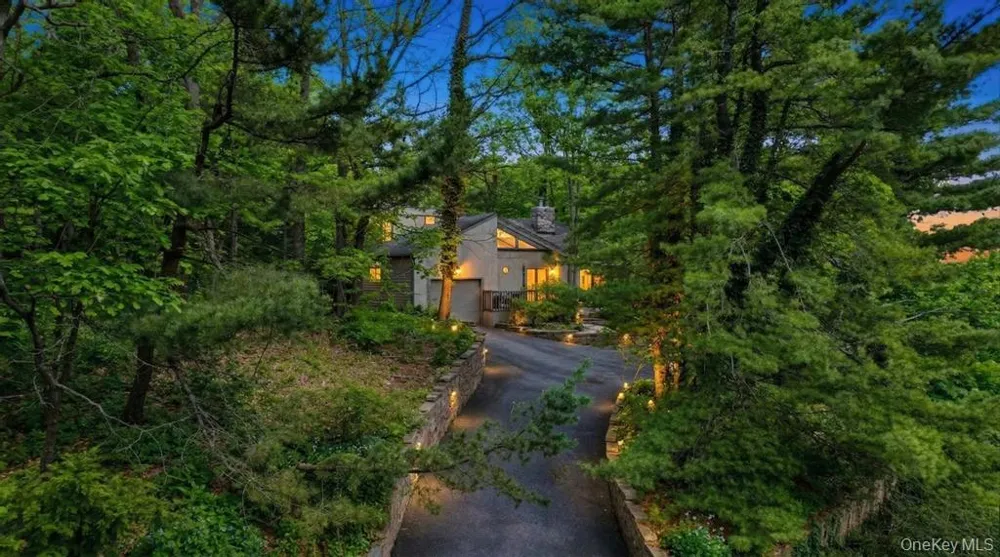 1 Audubon Gate Miller Place, NY 11764