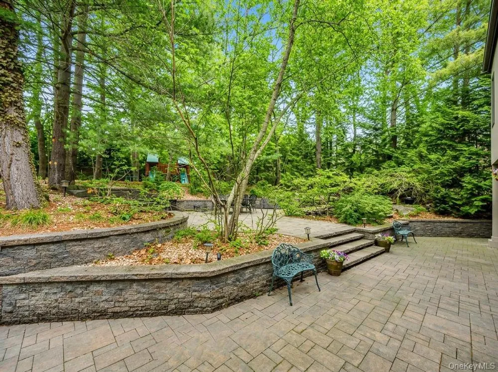 1 Audubon Gate Miller Place, NY 11764