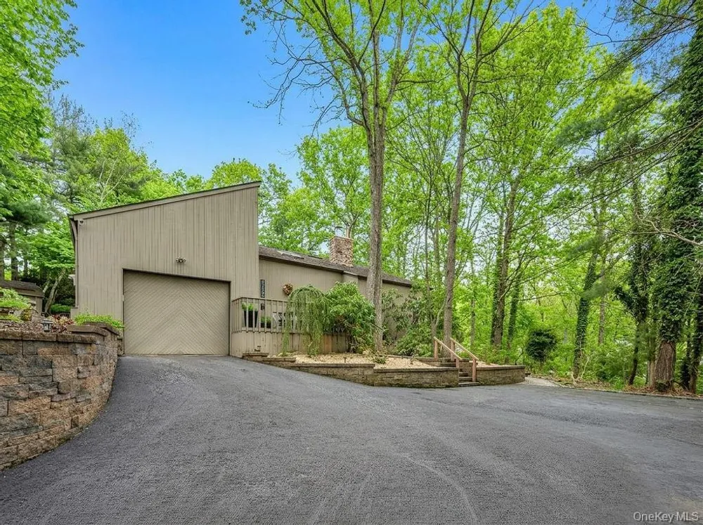 1 Audubon Gate Miller Place, NY 11764