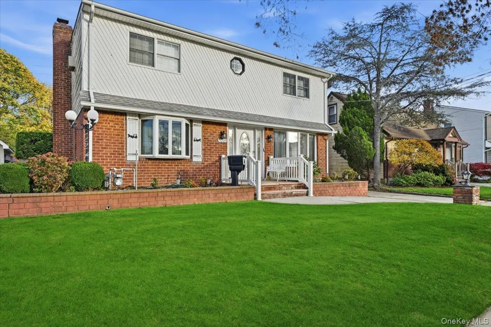 120 Bruce Terrace Mineola, NY 11501